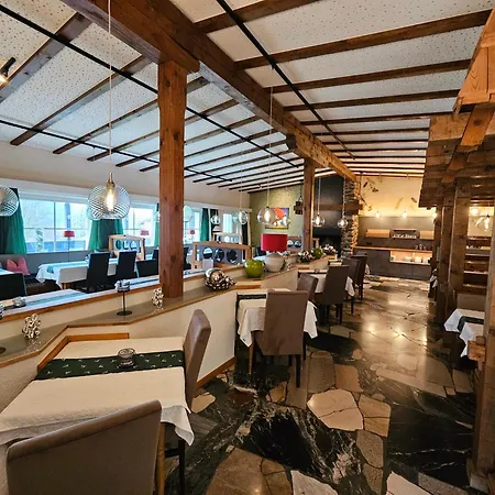 Hotel Waldblick 3*